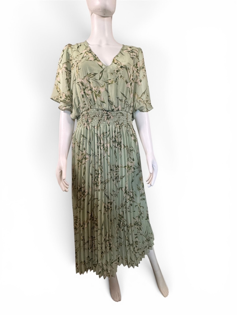 Taylor Size Large Light Green Floral Pleated Maxi Dress cottage core vintage